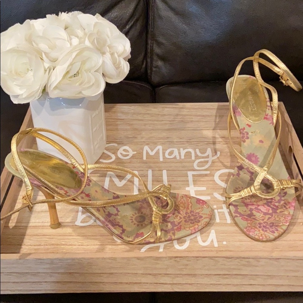 Nine West heals
